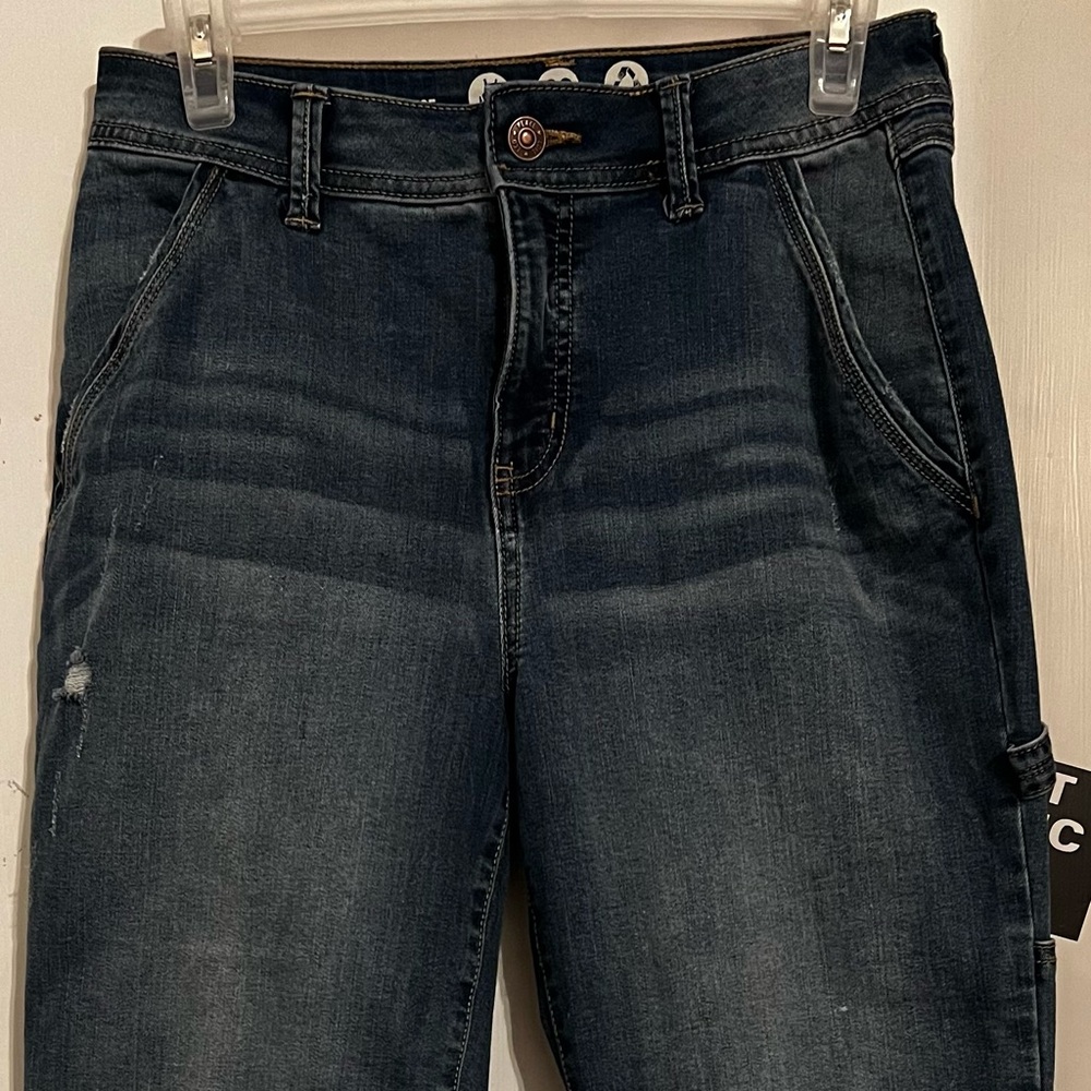 Like New Rewash Cargo distressed jeans;size 7/28 high rise*boyfriend*worn once